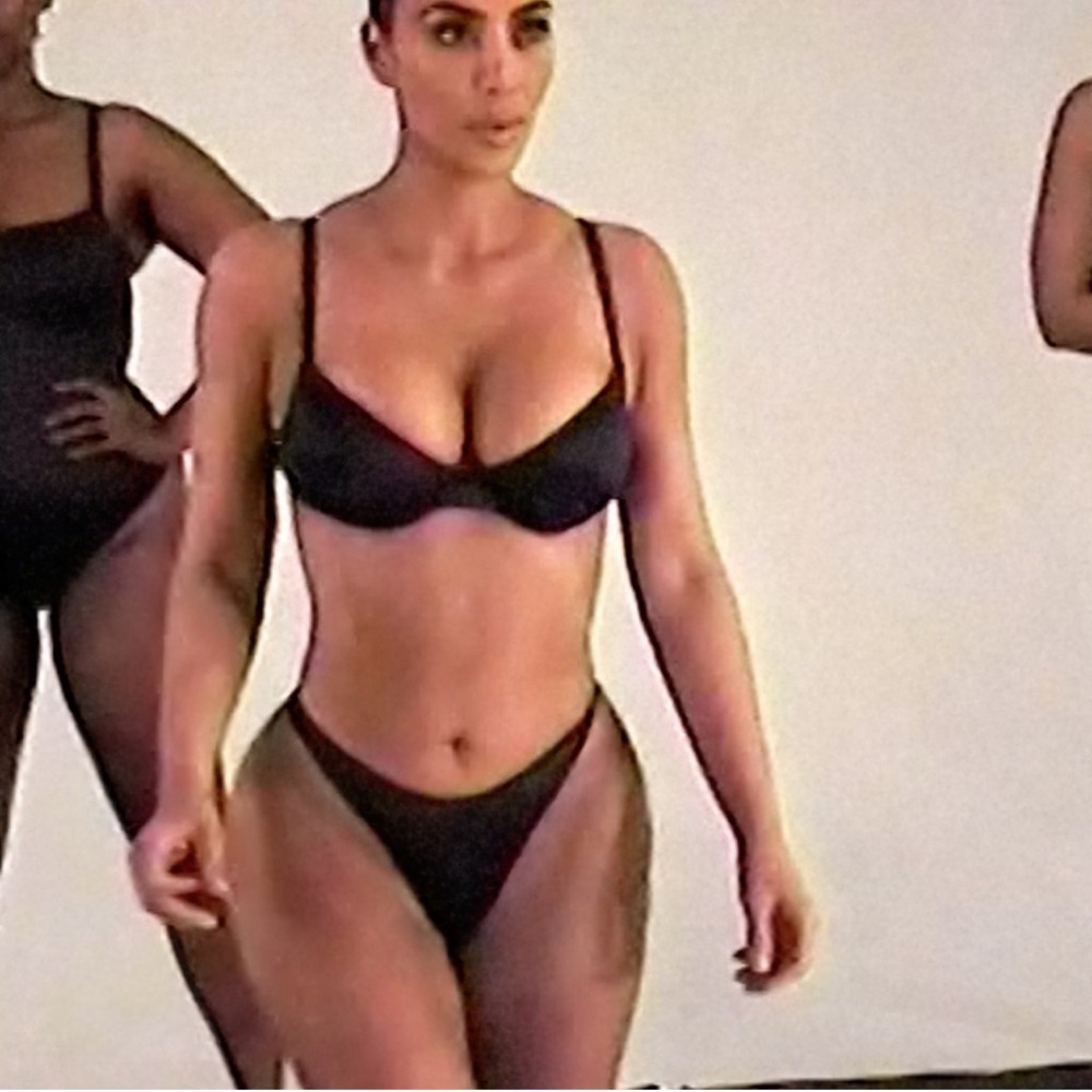 NEW! SKIMS Onyx Satin Bra
